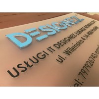 Szyld firmowy z plexi z logotypem 3D